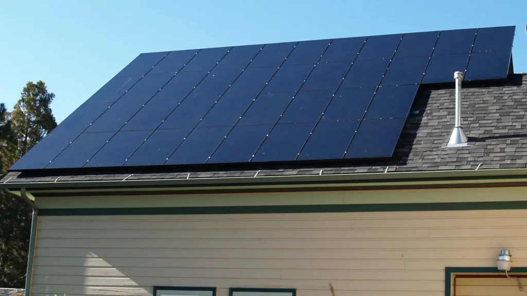 découvrez comment les panneaux solaires ardoise allient esthétique et performance pour une énergie renouvelable discrète et efficace. transformez votre toit en une source d'énergie durable tout en préservant le charme de votre maison.