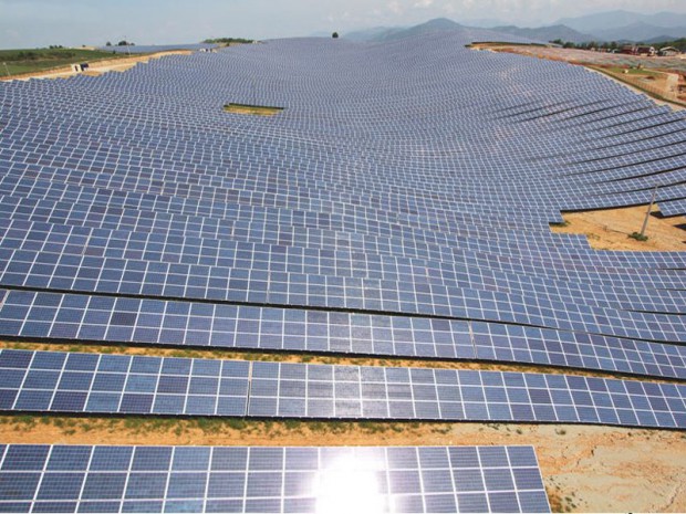 découvrez les avantages des panneaux solaires dans votre champ. transformez vos terres en source d'énergie renouvelable tout en contribuant à la préservation de l'environnement. optimisez l'espace de votre exploitation agricole grâce à des solutions photovoltaïques performantes.