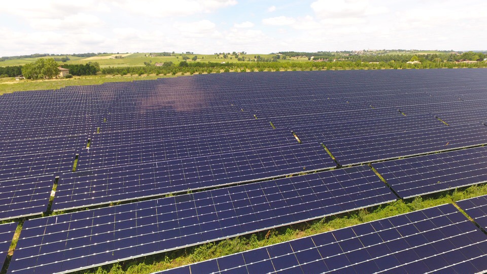 découvrez comment les panneaux solaires champ maximisent l'énergie renouvelable grâce à leur conception innovante et leur efficacité. transformez votre espace en une source d'énergie durable et réduisez votre empreinte carbone.