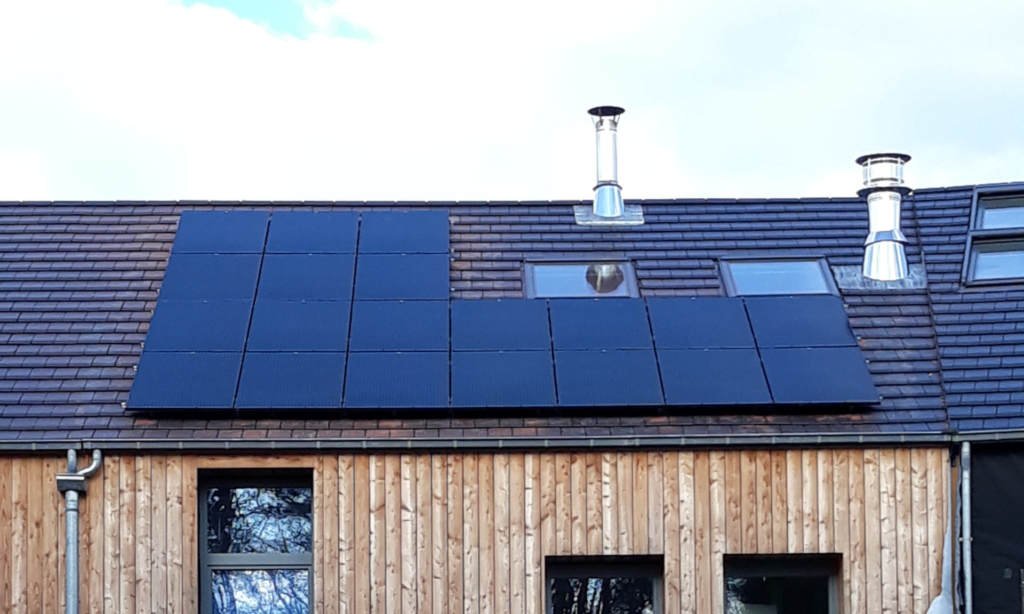 découvrez nos panneaux solaires esthétiques, alliant performance énergétique et design raffiné. transformez votre habitat en un lieu moderne et écologique tout en bénéficiant d'une énergie renouvelable.