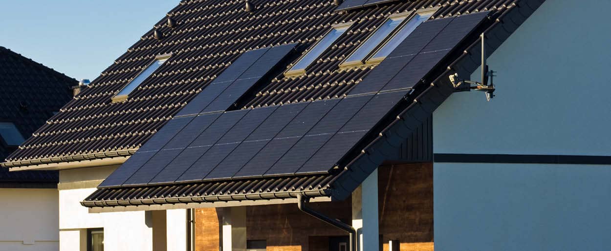 découvrez comment les panneaux solaires peuvent vous aider à réaliser des économies d'énergie significatives tout en préservant l'environnement. informez-vous sur les avantages financiers et écologiques de l'installation de panneaux solaires chez vous.