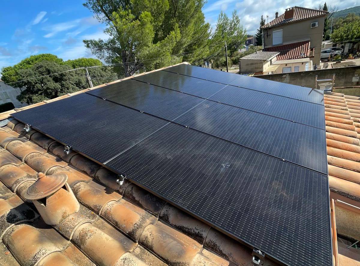 découvrez comment les panneaux solaires peuvent réduire vos factures d'énergie tout en contribuant à un avenir durable. informez-vous sur les avantages financiers et écologiques de l'énergie solaire dès aujourd'hui.