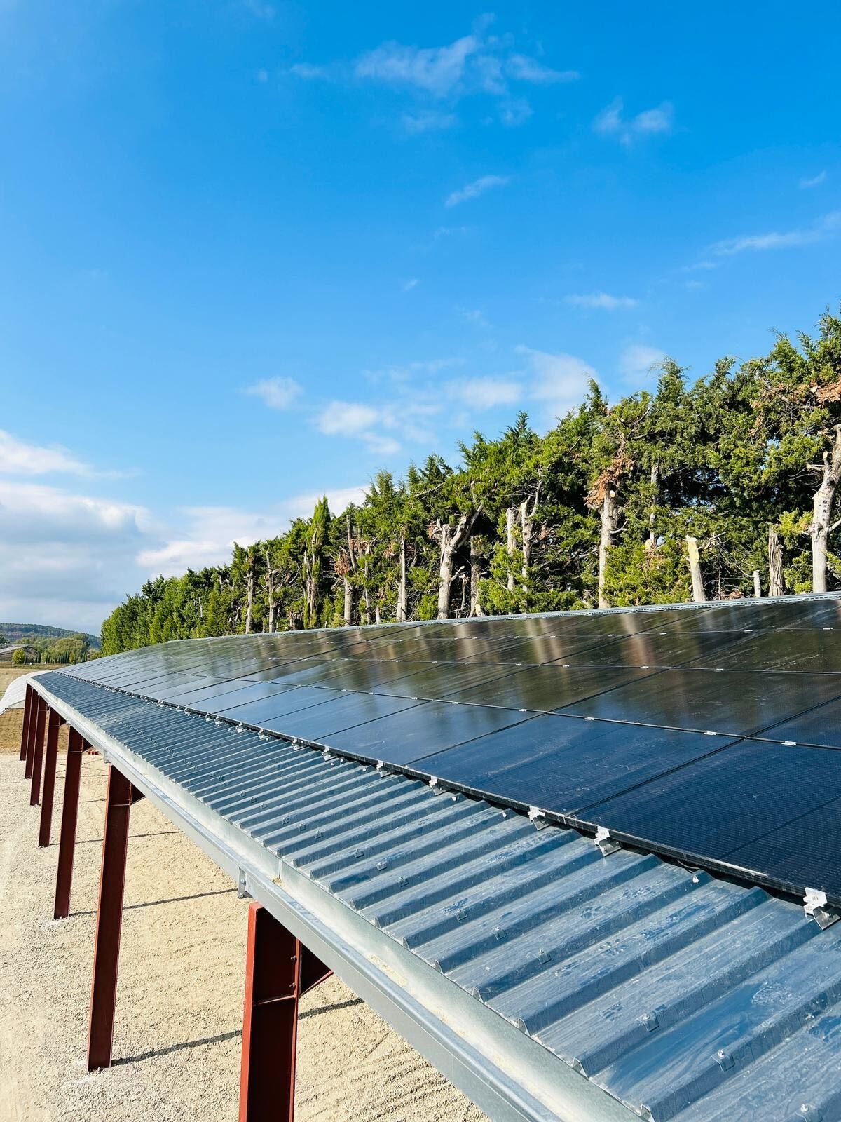 découvrez les avantages des panneaux solaires pour votre hangar. optimisez votre espace tout en réduisant vos coûts énergétiques grâce à une solution écologique et durable.