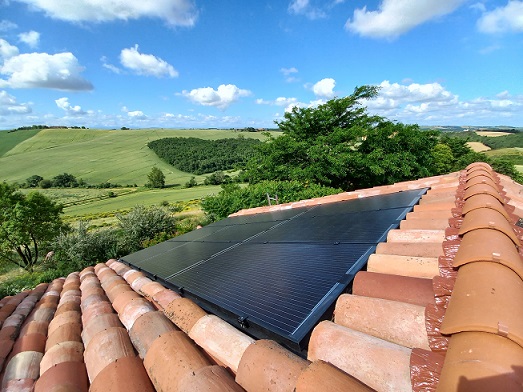 découvrez les avantages des panneaux solaires intégrés, une solution esthétique et efficientes pour produire de l'énergie renouvelable. transformez votre toiture en une centrale énergétique tout en préservant l'harmonie de votre habitat.