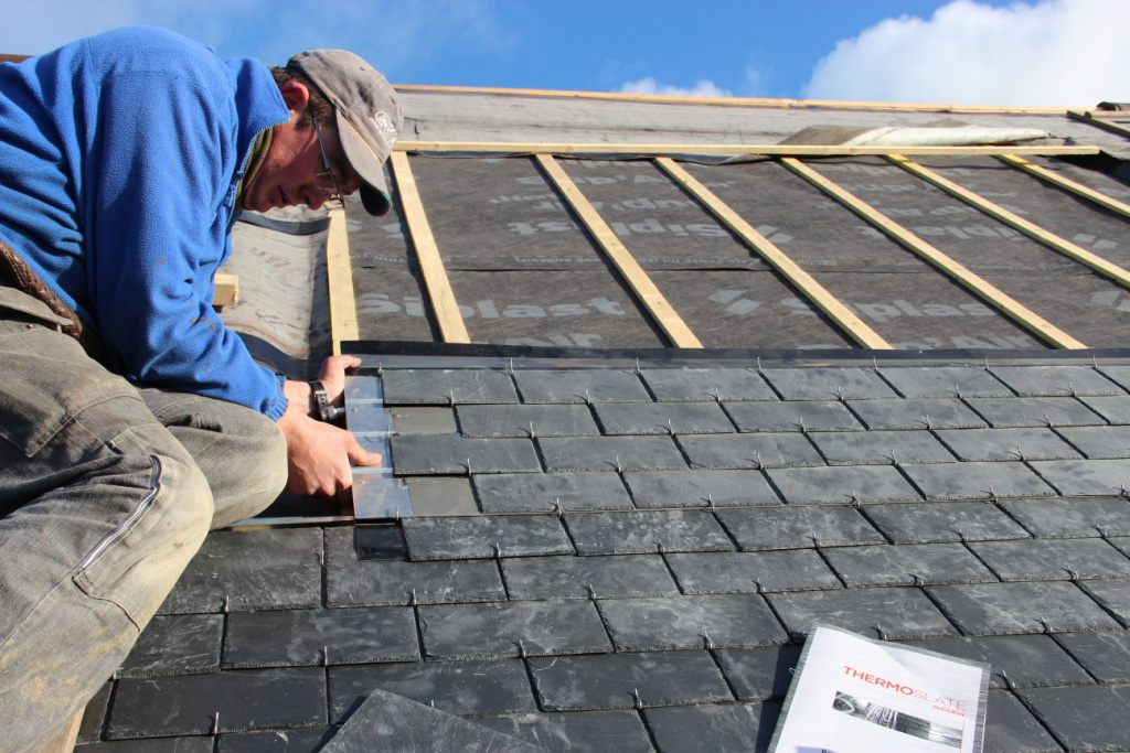 découvrez les panneaux solaires invisibles, une solution innovante et esthétique pour produire de l'énergie renouvelable sans compromettre l'apparence de votre toit. idéaux pour les projets architecturaux modernes, ces panneaux s'intègrent parfaitement dans votre environnement tout en réduisant votre empreinte carbone.