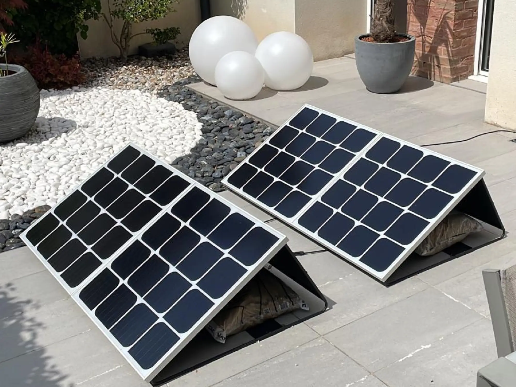 découvrez les panneaux solaires leroy merlin : une solution éco-responsable pour réduire vos factures d'énergie et contribuer à la protection de l'environnement. explorez notre sélection de panneaux solaires de qualité, adaptés à tous vos besoins.