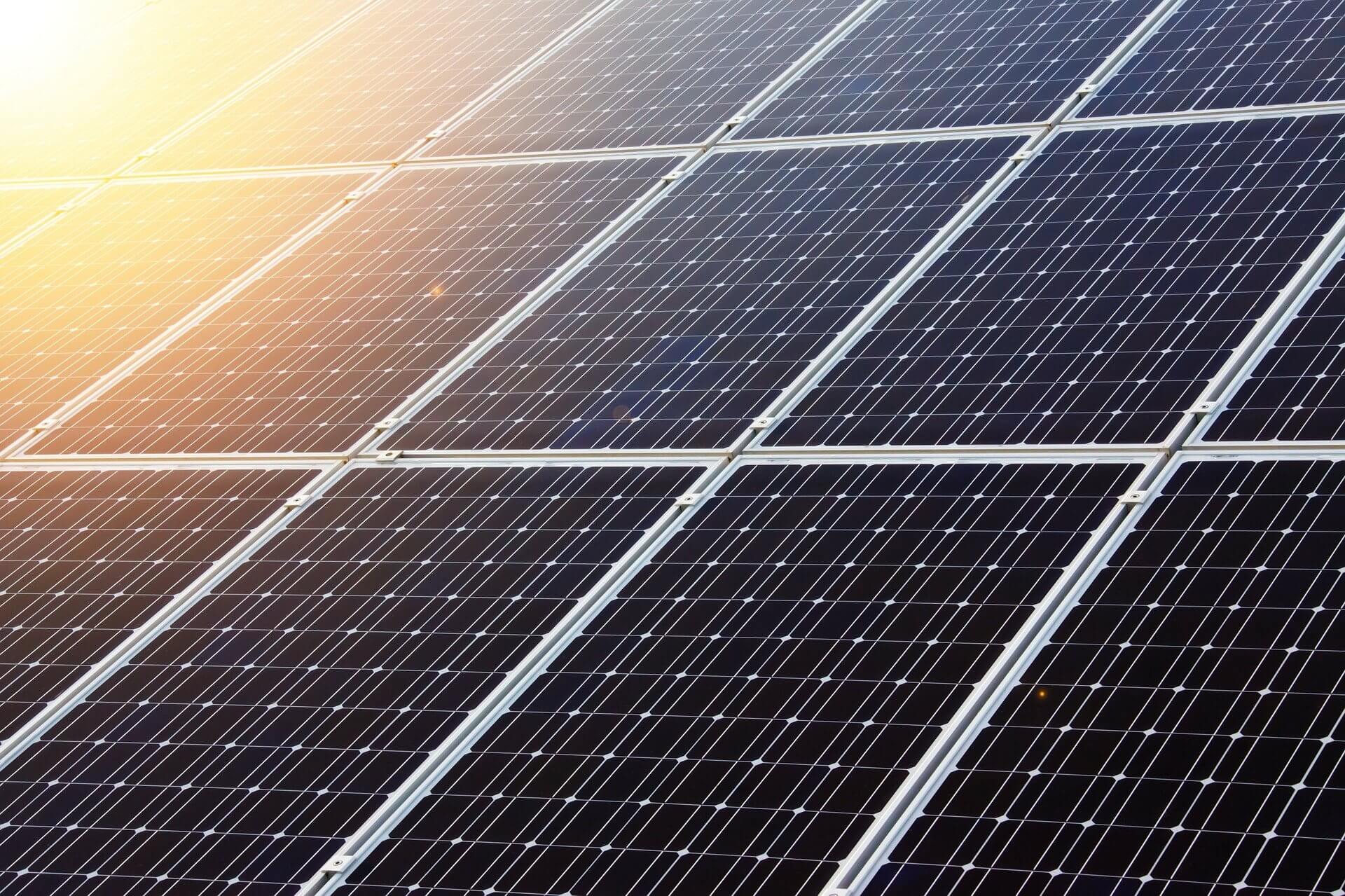 découvrez comment les panneaux solaires peuvent transformer votre maison en une source d'énergie durable et économique. optimisez votre consommation d'électricité tout en préservant l'environnement grâce à nos conseils et solutions adaptées.