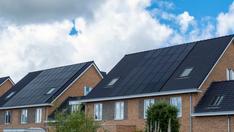 découvrez comment les panneaux solaires transforment les maisons en véritables ménages intelligents. optimisez votre consommation d'énergie, réduisez vos factures et boostez votre empreinte écologique grâce à des solutions innovantes et durables.