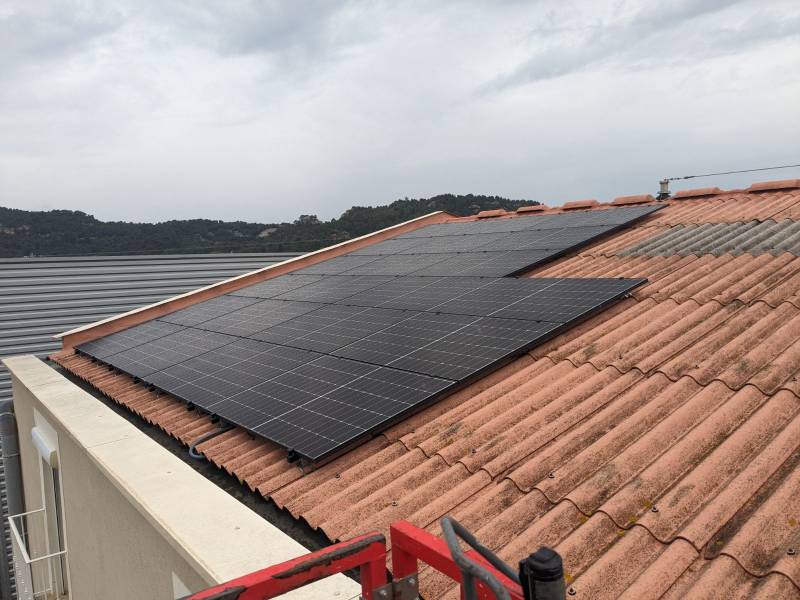 découvrez les panneaux solaires oscaro, une solution écologique et économique pour produire votre propre électricité. profitez d'une énergie renouvelable performante et contribuez à la protection de l'environnement avec nos panneaux solaires de qualité supérieure.