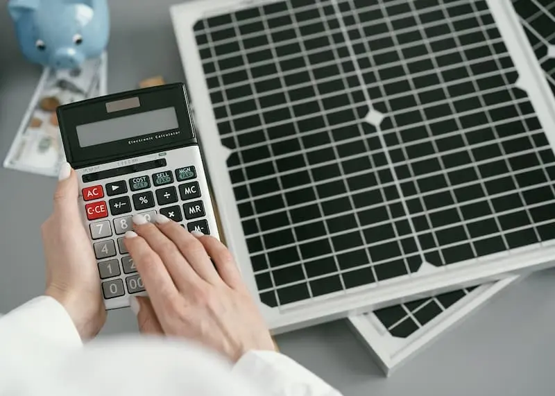 découvrez comment les panneaux solaires peuvent devenir une solution rentable pour réduire vos factures d'énergie tout en respectant l'environnement. maximizez votre investissement grâce aux dernières technologies solaires et aux aides financières disponibles.