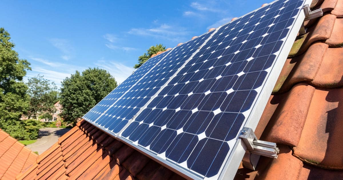découvrez les avantages des panneaux solaires pour votre toiture. optimisez votre consommation d'énergie, réduisez votre empreinte carbone et augmentez la valeur de votre maison grâce à des solutions écologiques et économiques. informez-vous sur l'installation et les subventions disponibles.