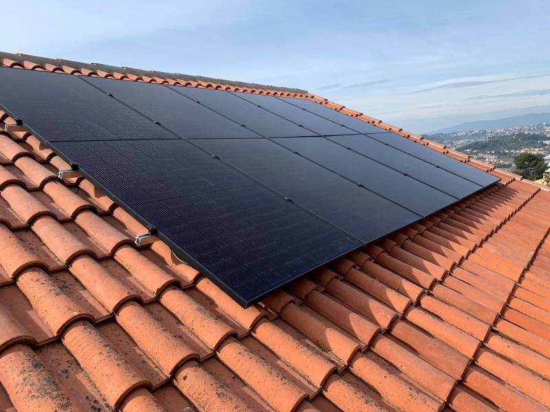 découvrez les avantages des panneaux solaires pour votre toiture : une solution écologique et économique pour réduire vos factures d'énergie tout en contribuant à la préservation de l'environnement.