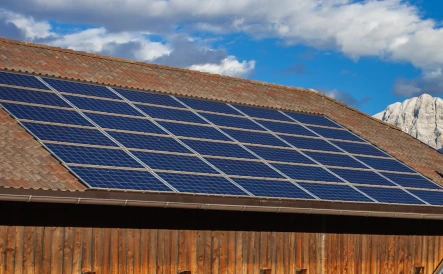 découvrez les avantages des panneaux solaires sur toiture pour réduire vos factures d'énergie et contribuer à un avenir durable. optez pour une solution écologique et performante qui enhance la valeur de votre maison.