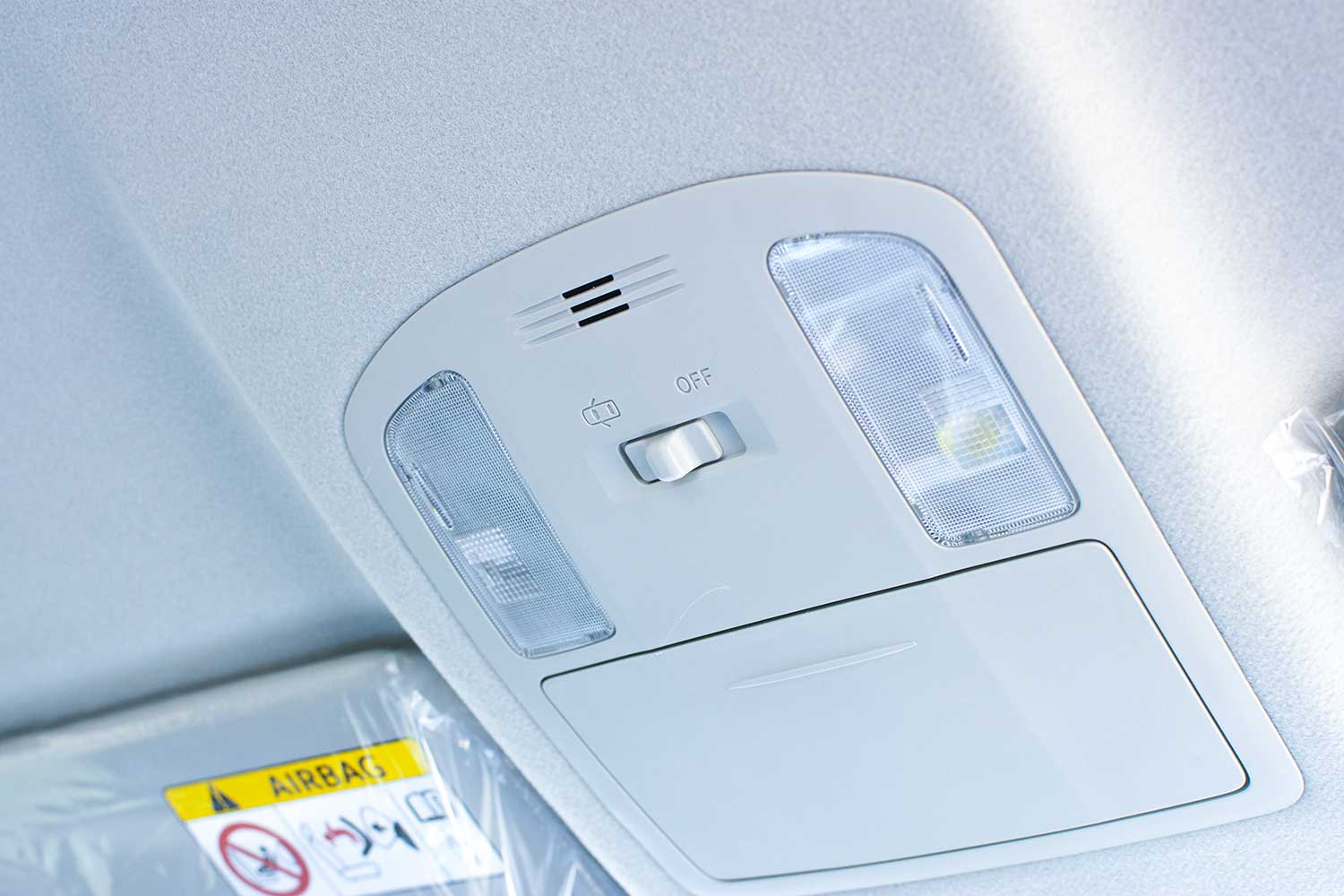 découvrez notre guide complet sur le ciel de toit : un élément clé pour embellir l'intérieur de votre véhicule. apprenez-en plus sur les différents styles, matériaux et options d'installation pour transformer votre espace à bord en un véritable havre de paix.