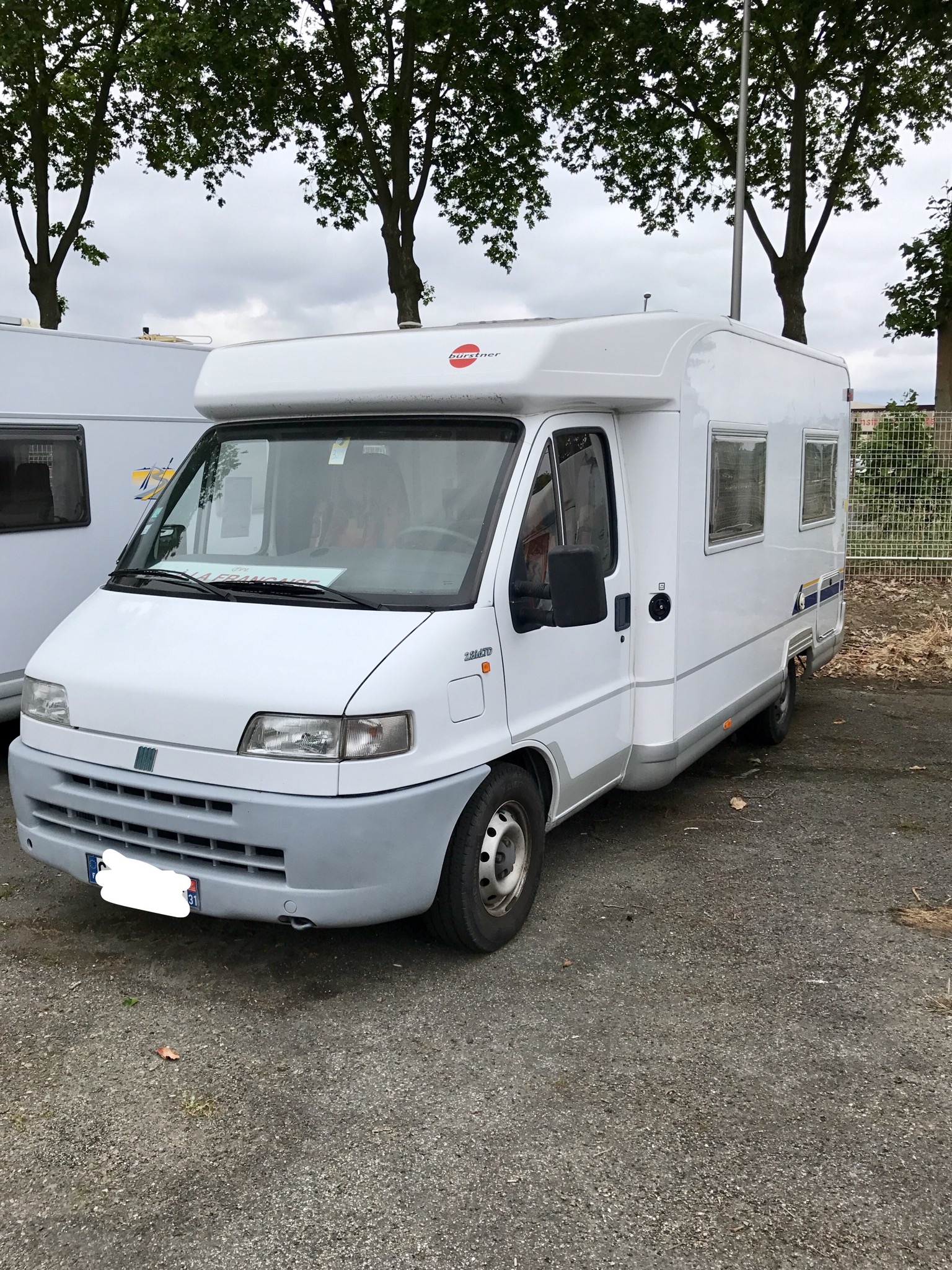 découvrez notre guide complet sur la peinture pour camping-car, avec des conseils pratiques, des astuces pour choisir la bonne peinture et des techniques pour redonner vie à votre véhicule de loisirs. transformez votre camping-car en un espace unique et personnalisé grâce à nos recommandations.