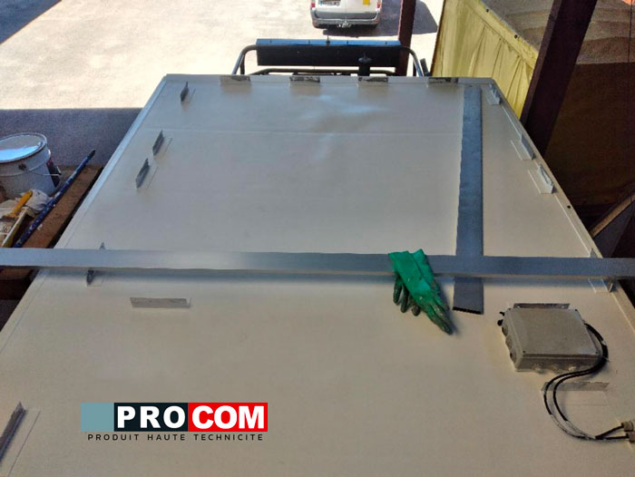 découvrez notre peinture étanche spécialement conçue pour les camping-cars. améliorez la protection de votre véhicule contre les intempéries tout en ajoutant une touche esthétique. résistante et durable, notre peinture assure une finition impeccable pour un camping-car toujours prêt à partir à l'aventure.