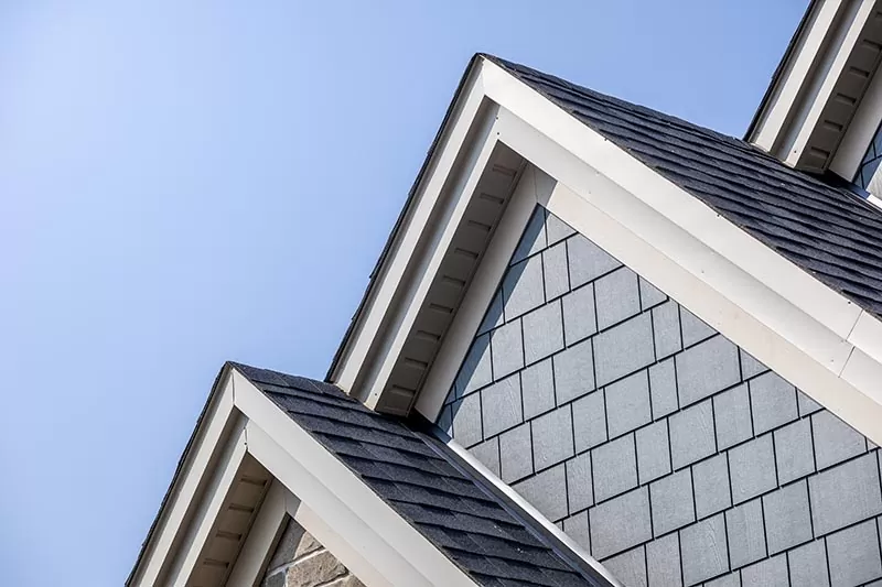 découvrez tout ce qu'il faut savoir sur la pente de toit : types, avantages, normes, et conseils d'installation pour une toiture performante et esthétique.