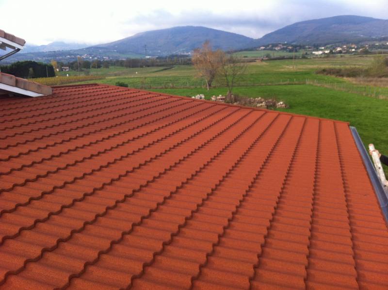 découvrez tout sur les pentes de toit : types, avantages, et conseils d'installation pour garantir l'efficacité et l'esthétique de votre toiture.