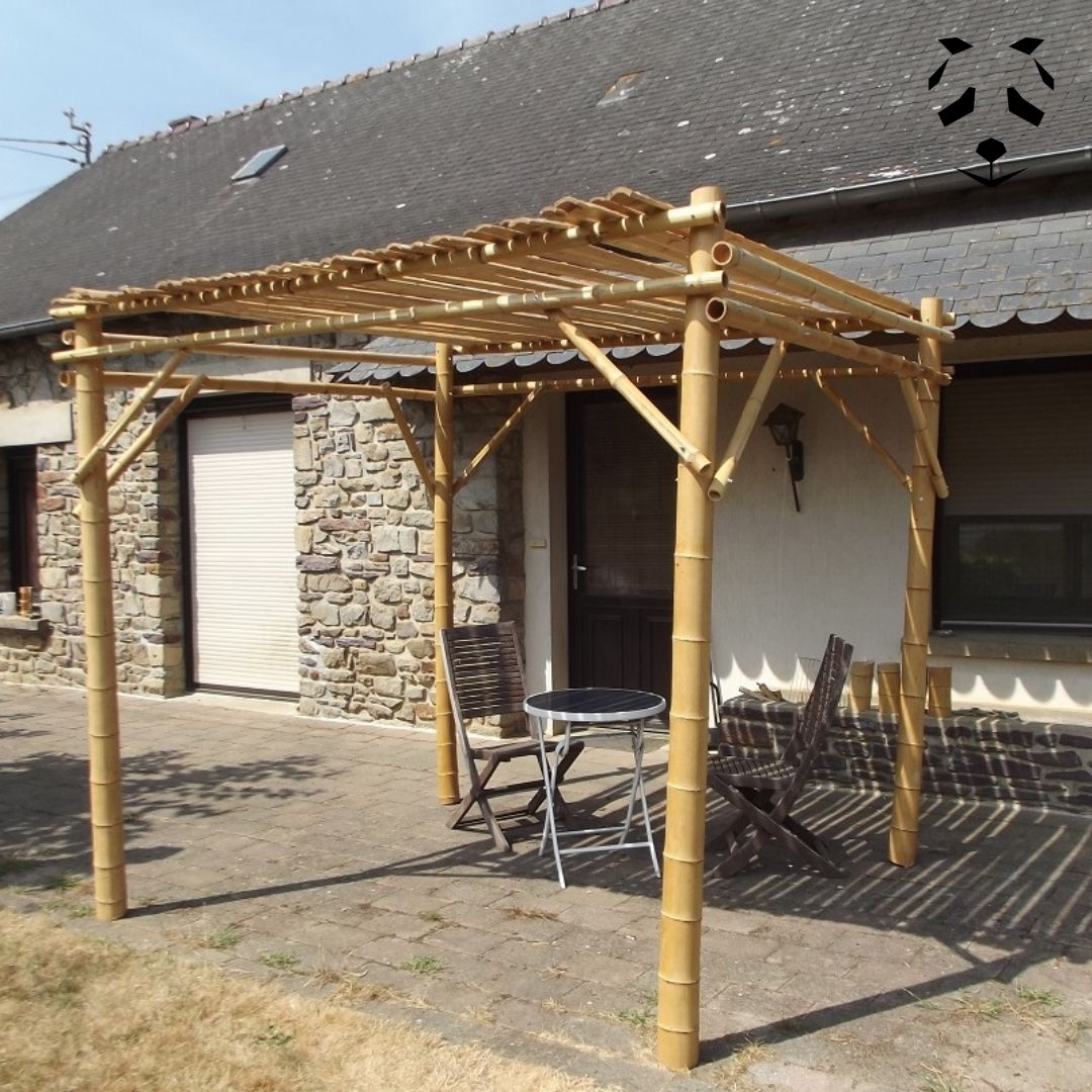 découvrez notre magnifique pergola en bambou, alliant esthétique et durabilité. créez un espace extérieur chaleureux et accueillant tout en profitant des bienfaits naturels du bambou. idéale pour les terrasses et jardins, notre pergola vous offre une ombre agréable pour vos moments de détente.