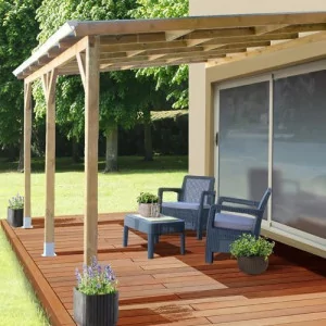 découvrez notre pergola en bois avec toiture en polycarbonate, alliant élégance et résistance. profitez d'un espace extérieur confortable, protégé des intempéries tout en laissant passer la lumière. idéale pour vos moments de détente et vos repas en plein air.