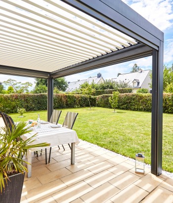 découvrez notre sélection de pergolas élégantes et fonctionnelles, idéales pour embellir votre espace extérieur. profitez de moments de détente à l'ombre tout en ajoutant une touche de style à votre jardin ou terrasse.