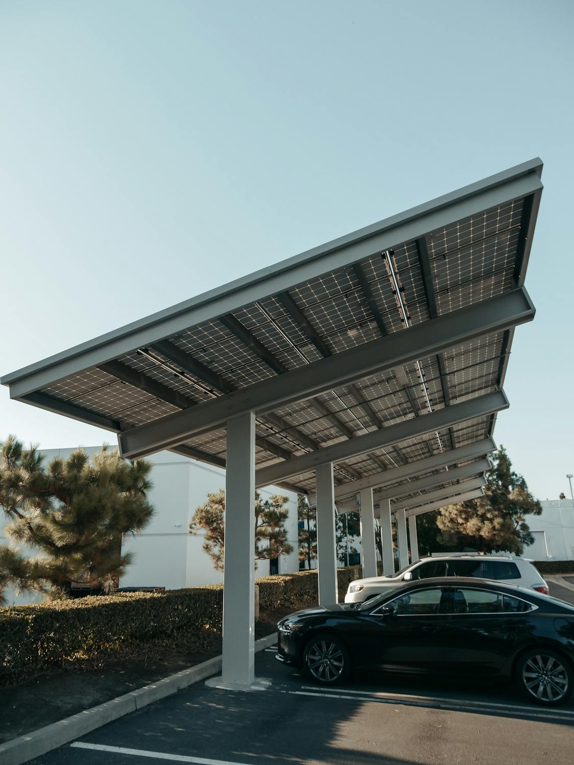 découvrez tout ce qu'il faut savoir sur le permis ombrière photovoltaïque : démarches, avantages et réglementation. maximisez l'impact de vos installations solaires tout en respectant les normes en vigueur.