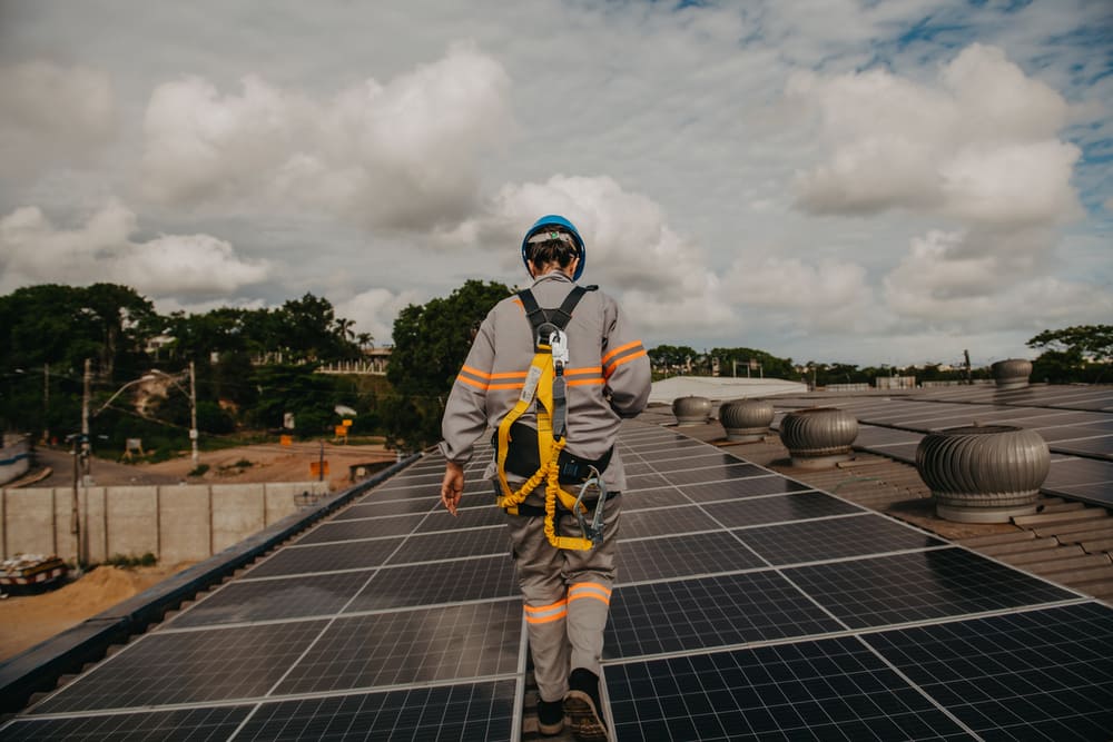 découvrez comment le photovoltaïque façonne l'avenir des entreprises en offrant des solutions énergétiques durables et rentables. adoptez une stratégie éco-responsable et améliorez votre compétitivité grâce aux innovations en énergie solaire.
