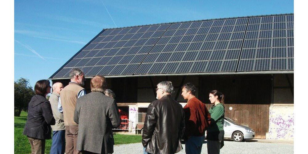 découvrez le photovoltaïque collectif, une solution innovante pour produire de l'énergie solaire de manière collaborative. optimisez votre consommation énergétique et réduisez votre empreinte carbone tout en bénéficiant d'avantages économiques. rejoignez un projet de photovoltaïque collectif et contribuez à un avenir énergétique durable.