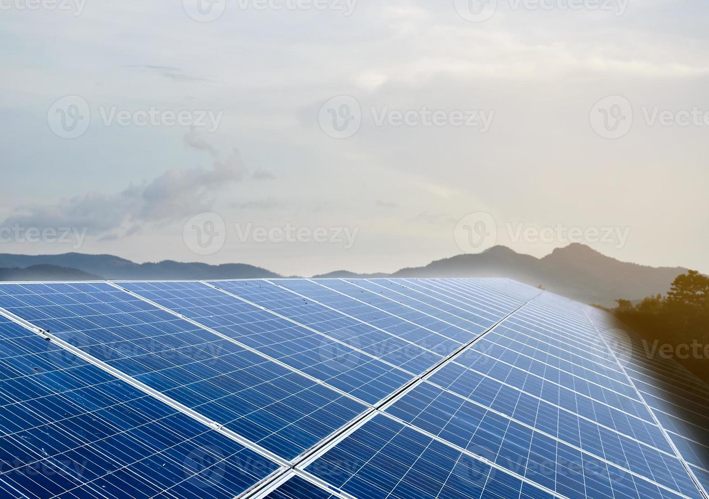 découvrez les solutions photovoltaïques durables pour une énergie propre et renouvelable. optez pour des panneaux solaires efficaces qui réduisent votre empreinte carbone tout en garantissant des économies sur votre facture d'électricité.