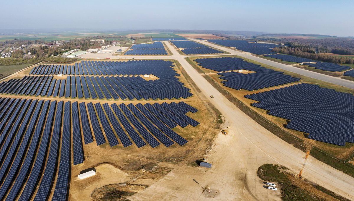 découvrez les avantages du photovoltaïque en france : une énergie renouvelable accessible, des aides financières pour les particuliers, et des solutions pour réduire votre facture d'électricité tout en préservant l'environnement.