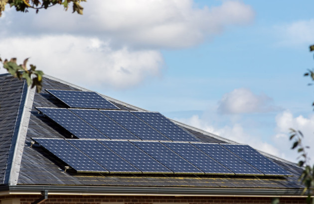 découvrez comment intégrer des panneaux photovoltaïques sur un toit en ardoise pour optimiser l'énergie solaire tout en préservant l'esthétique de votre maison. explorez les avantages, les techniques d'installation et les conseils pratiques pour un projet réussi.