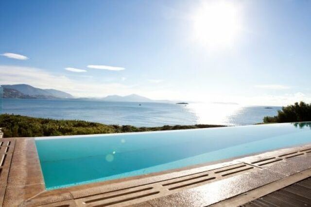 découvrez les avantages de la piscine solaire économique : une solution écologique et rentable pour profiter de votre bassin tout en réduisant vos factures d'énergie. transformez votre espace aquatique en un véritable havre de paix avec une installation simple et durable.