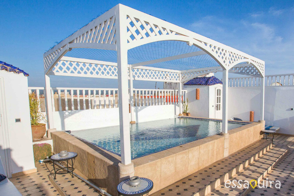 découvrez les piscines sur toit au maroc, un espace de détente unique alliant luxe et panorama spectaculaire. profitez d'une expérience inoubliable en vous baignant tout en admirant les vues imprenables sur les paysages marocains.