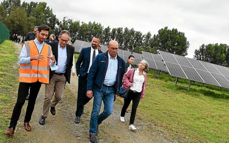 découvrez notre plan climat dédié à l'énergie photovoltaïque, qui vise à promouvoir les solutions solaires durables pour réduire notre empreinte carbone et atteindre nos objectifs écologiques. engagez-vous pour un avenir énergétique vert !