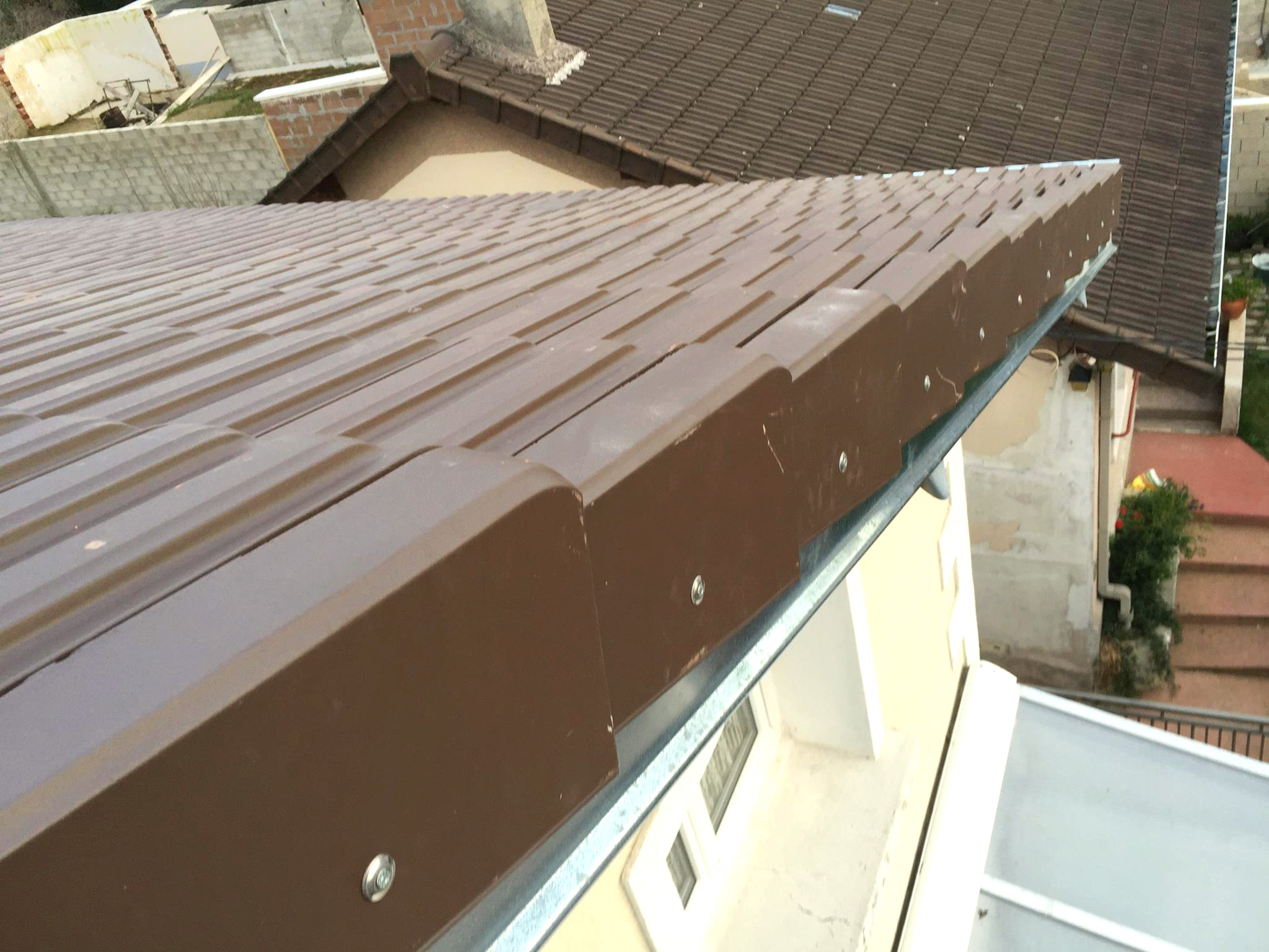 découvrez notre sélection de planches de rive pour toits, idéales pour protéger votre maison des intempéries tout en ajoutant une touche esthétique. robustesse et design s'allient pour une finition parfaite.