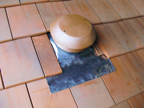 découvrez notre guide complet sur la pose de chapeau en ardoise. apprenez les techniques et conseils indispensables pour assurer une installation réussie et esthétique, tout en protégeant votre maison des intempéries.