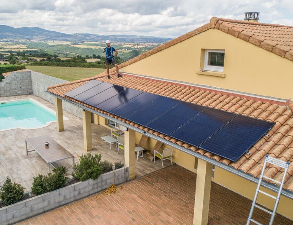 découvrez le potentiel économique d'une toiture photovoltaïque de 800 m2. maximisez vos économies d'énergie et explorez des solutions durables pour rentabiliser votre investissement tout en préservant l'environnement.