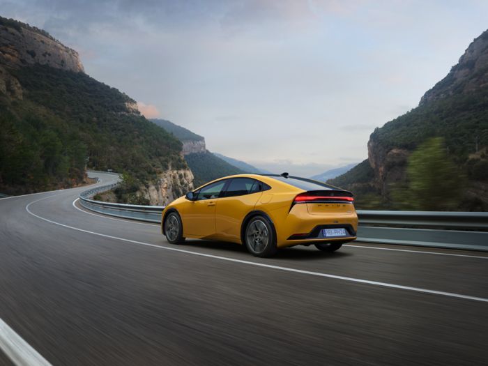 découvrez la prius photovoltaïque, une voiture hybride innovante qui intègre des panneaux solaires pour maximiser l'efficacité énergétique. profitez d'une conduite écologique tout en réduisant votre empreinte carbone grâce à cette technologie de pointe.