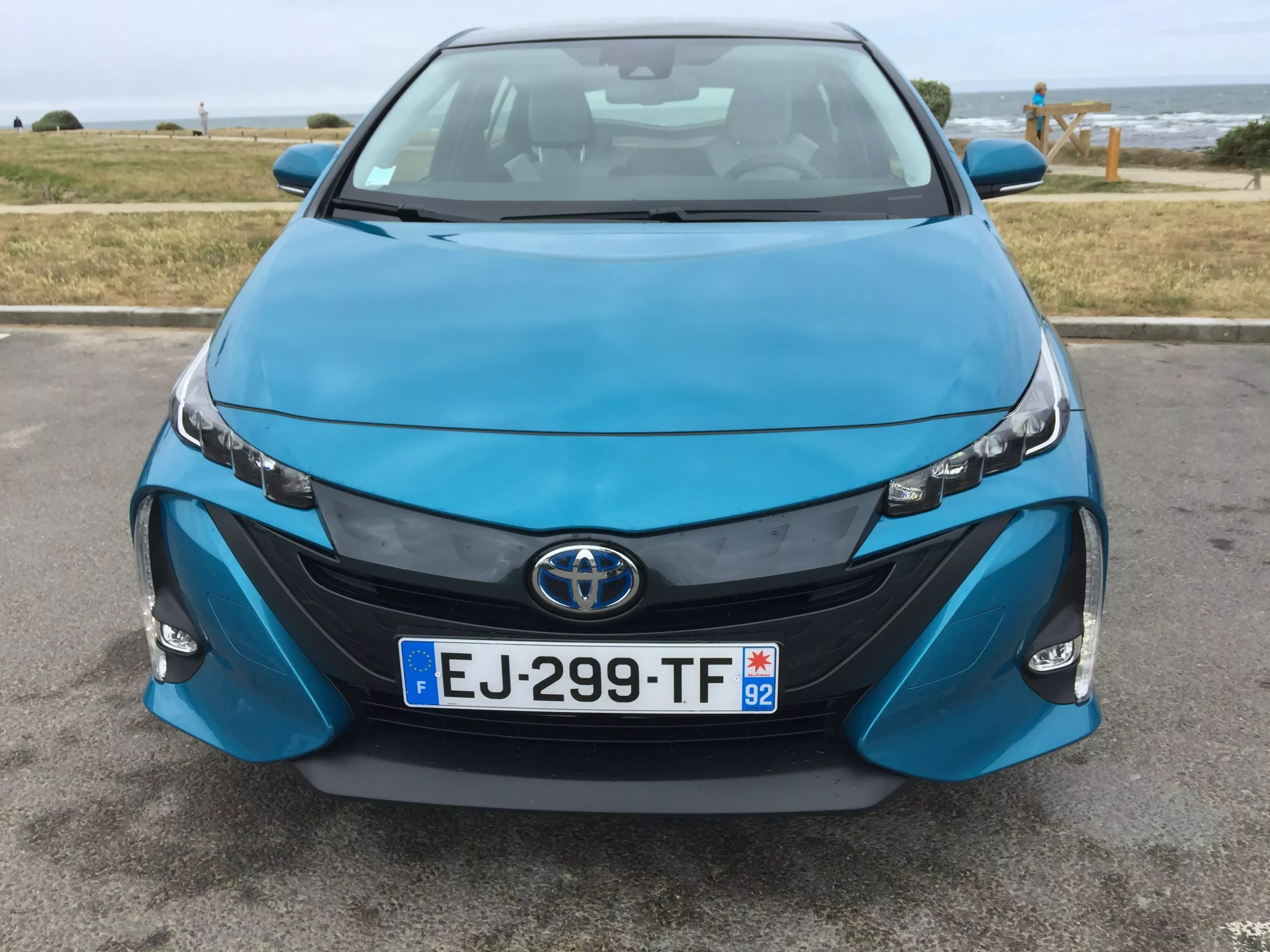 découvrez la prius rechargeable avec toit solaire, une voiture hybride innovante qui combine écologie et performance. profitez d'une autonomie améliorée et d'une recharge écologique grâce à son toit solaire, tout en réduisant votre empreinte carbone. idéale pour les trajets quotidiens et les longues distances, la prius vous offre une conduite confortable et responsable.