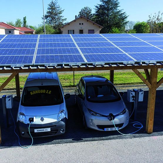 découvrez les prix compétitifs pour l'installation d'ombrières photovoltaïques, une solution écologique et économique pour générer de l'énergie tout en abritant vos véhicules. profitez d'un devis personnalisé et d'une installation professionnelle adaptée à vos besoins.