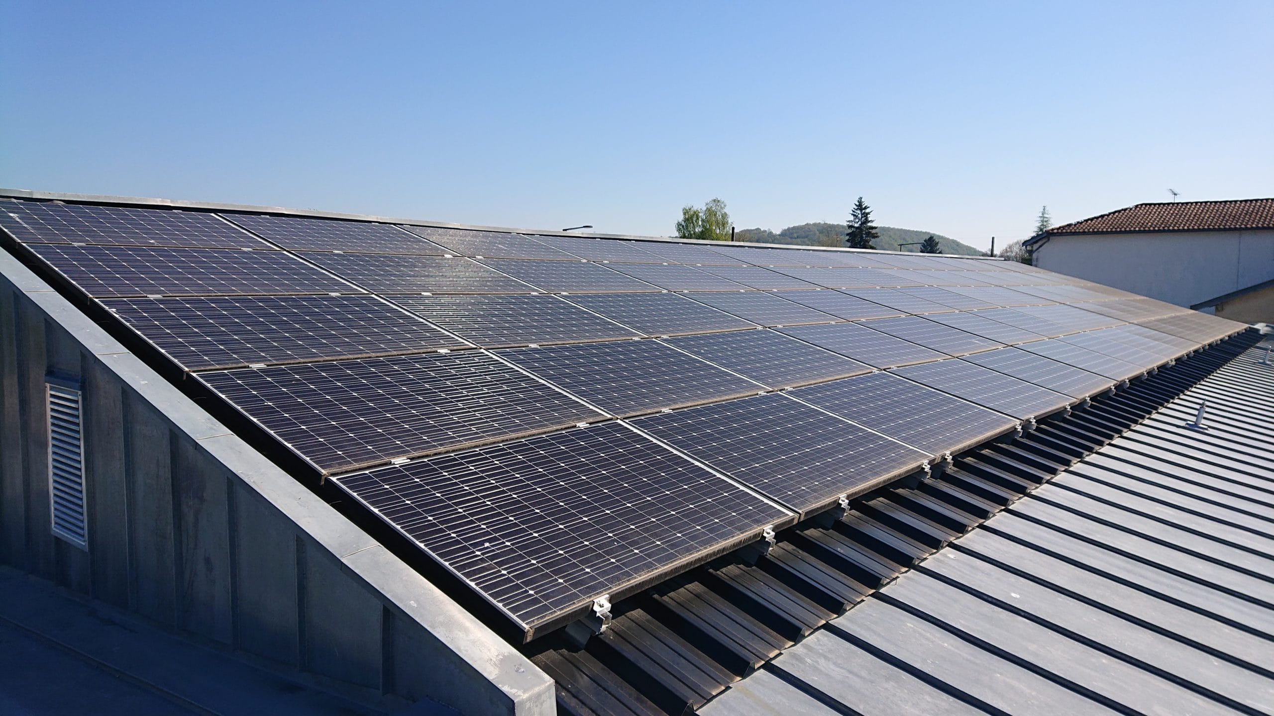 découvrez les prix pour l'installation de panneaux solaires de 9 kwc. comparez les offres, bénéficiez d'économies d'énergie et optez pour une solution durable pour votre maison. informez-vous sur les aides disponibles et faites le choix éclairé pour votre transition énergétique.