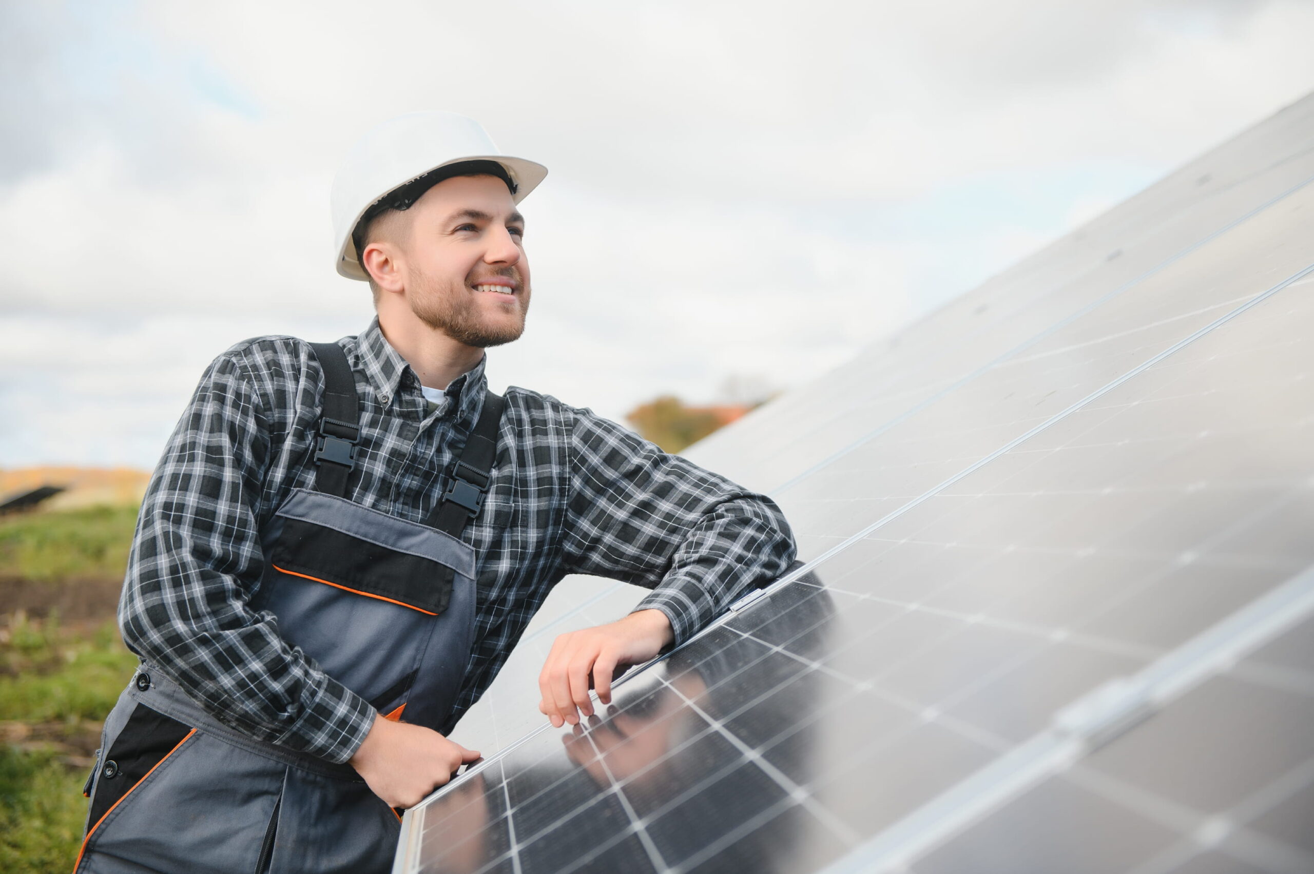découvrez tout ce qu'il faut savoir sur les prix des panneaux solaires : comparez les coûts, trouvez les meilleures offres et exploitez l'énergie solaire pour réaliser des économies sur votre facture d'électricité.