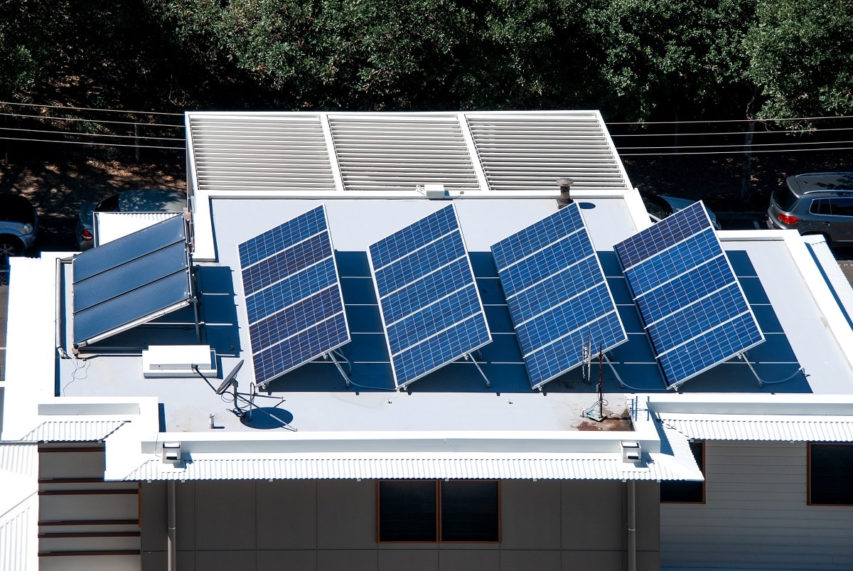 découvrez les prix des panneaux solaires pour toits plats et optimisez votre investissement énergétique. comparez les options et trouvez la solution idéale pour votre maison.