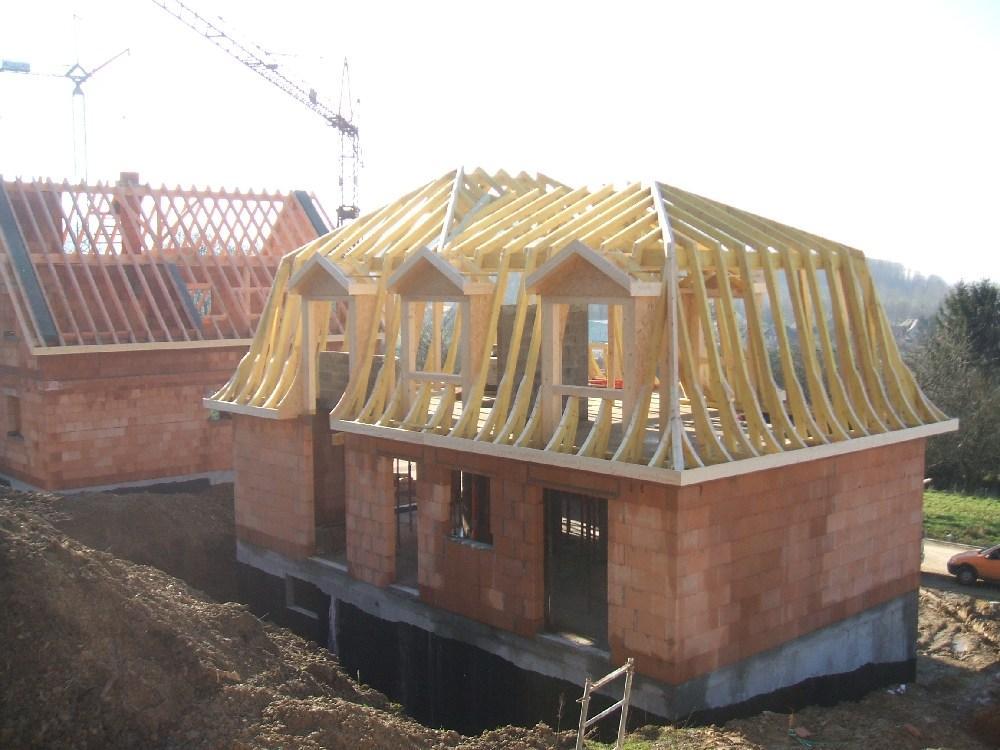 découvrez les tarifs associés à la construction et à la rénovation de toits mansardés. obtenez des conseils d'experts, comparez les prix des matériaux et trouvez des solutions adaptées à votre budget pour donner un nouveau style à votre habitation.