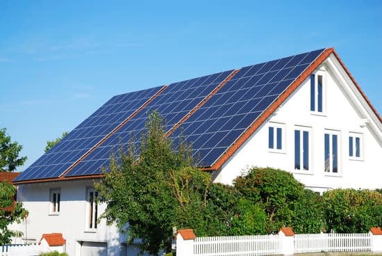 découvrez les prix des toitures photovoltaïques et optimisez votre investissement solaire. comparez les options, apprenez sur les coûts d'installation et les économies d'énergie potentielles pour un choix éclairé.