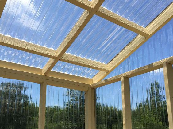découvrez les prix compétitifs pour les toitures de véranda en polycarbonate. profitez d'une solution esthétique et durable pour agrandir votre espace de vie tout en maîtrisant votre budget. obtenez des conseils pratiques et des devis personnalisés pour votre projet de véranda.