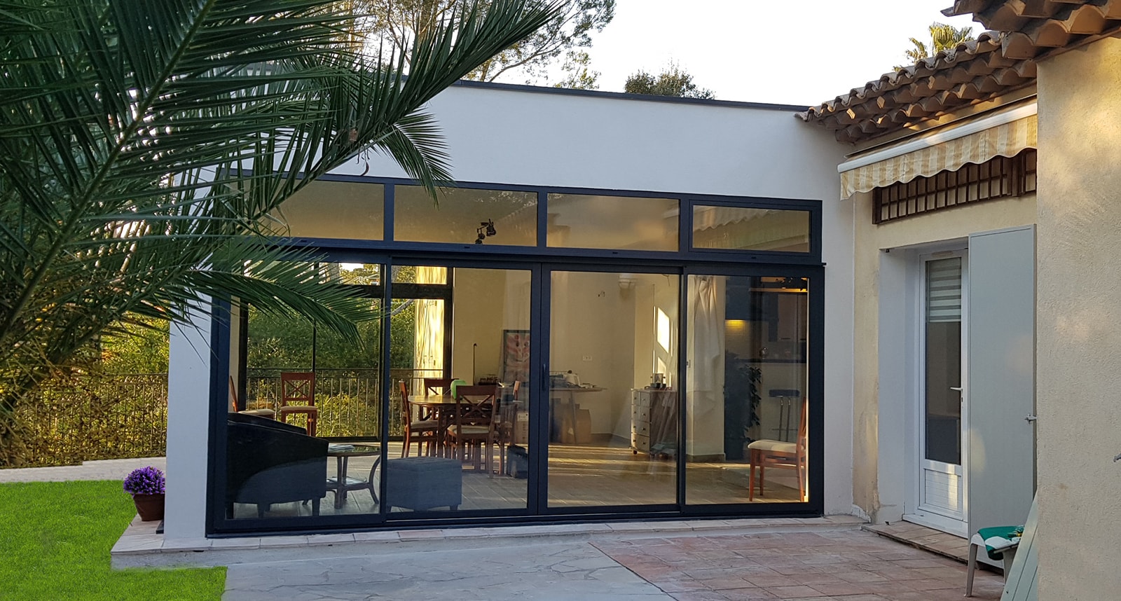 découvrez les prix des vérandas à toit plat, adaptées à vos besoins et à votre budget. comparez les options, les matériaux et trouvez la solution idéale pour embellir votre espace extérieur tout en maximisant la lumière naturelle.