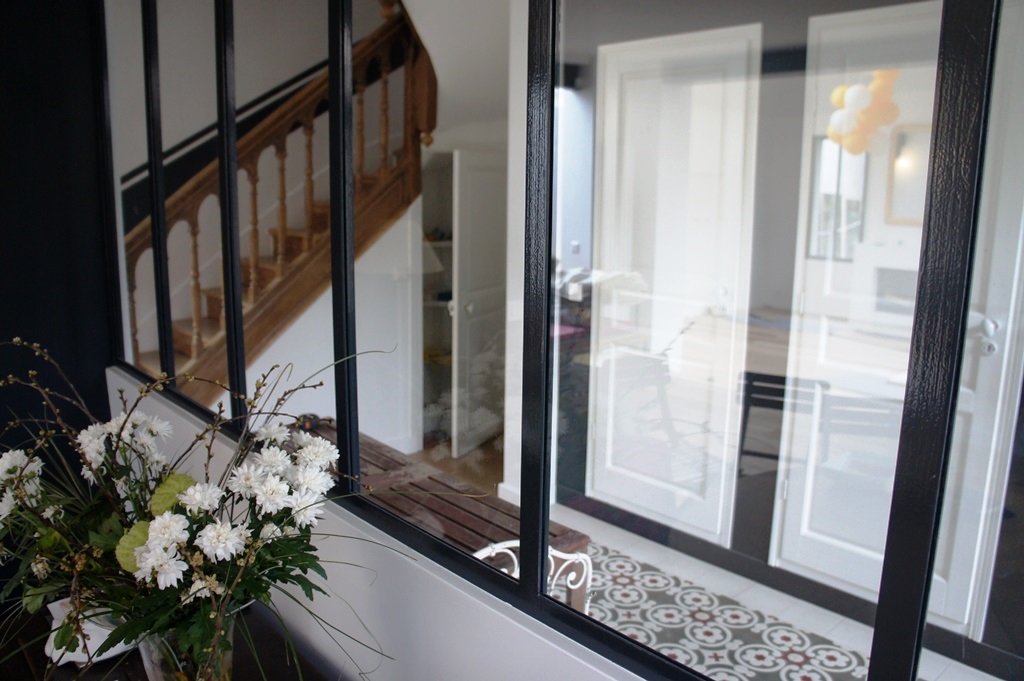 découvrez notre guide complet sur les prix des verrières pour embellir votre intérieur. comparez les options disponibles, les matériaux et les styles pour trouver la verrière parfaite qui s'adapte à votre budget et à votre espace.