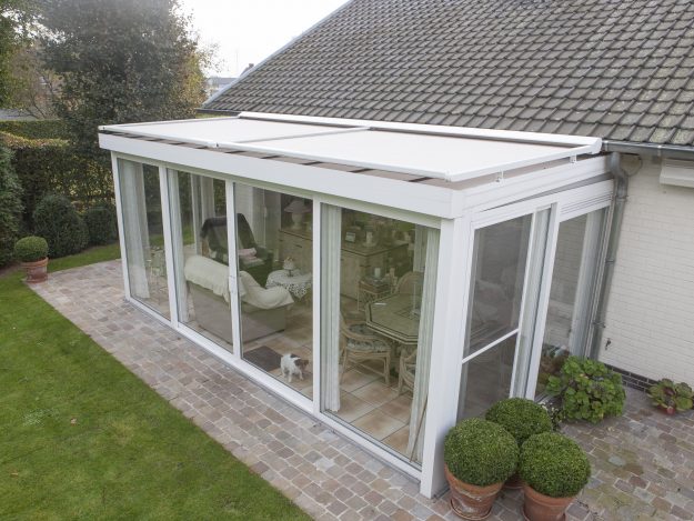 découvrez nos solutions innovantes pour la protection de votre véranda. profitez d'un espace de vie agréable tout en le préservant des intempéries et des uv. transformez votre véranda en un havre de paix, quelle que soit la saison.