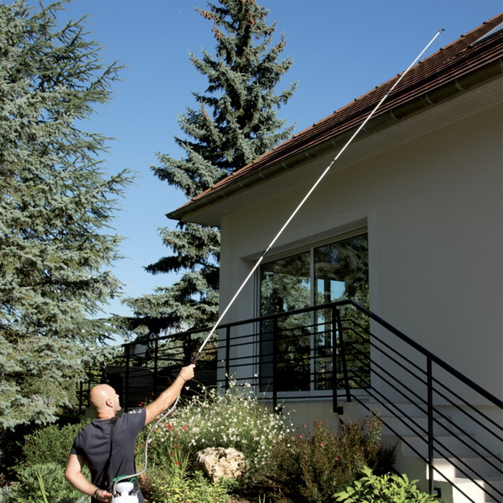 découvrez notre pulvérisateur de toit, conçu pour faciliter l'application de traitements sur vos surfaces extérieures. optimal pour la protection et l'entretien de votre toiture, ce produit offre une diffusion homogène pour un résultat impeccable. idéal pour tous vos projets de rénovation et d'entretien.